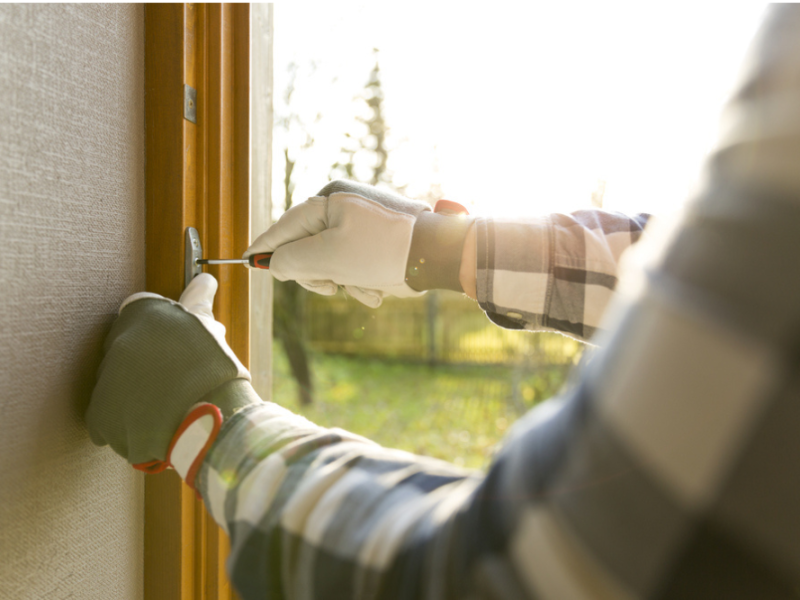 Maintenance of a Double Glazed, uPVC Window. video