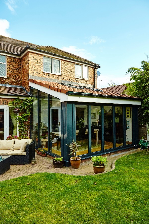 adaptable lean to conservatories