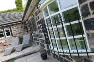 Liniar Bow Window Reading