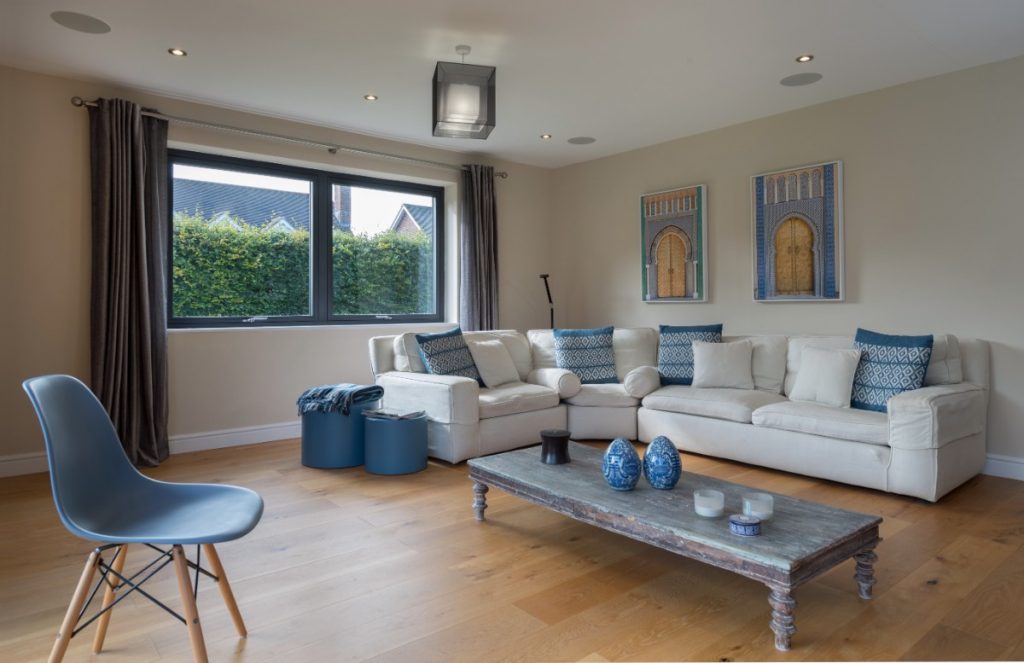 R7 Windows Thames Valley