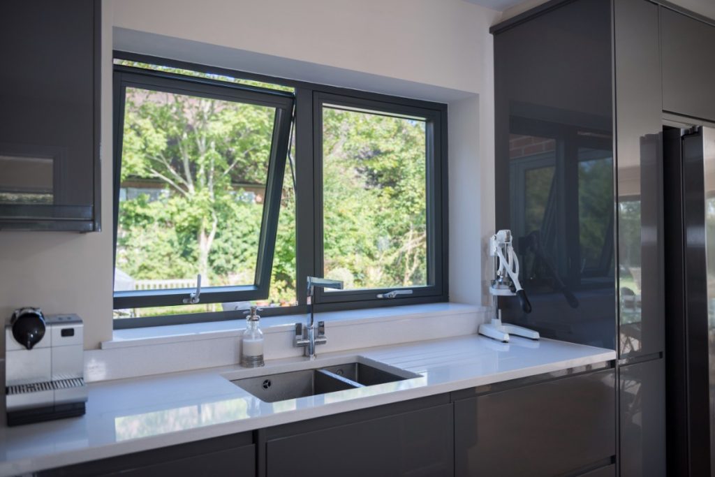Grey R7 Windows