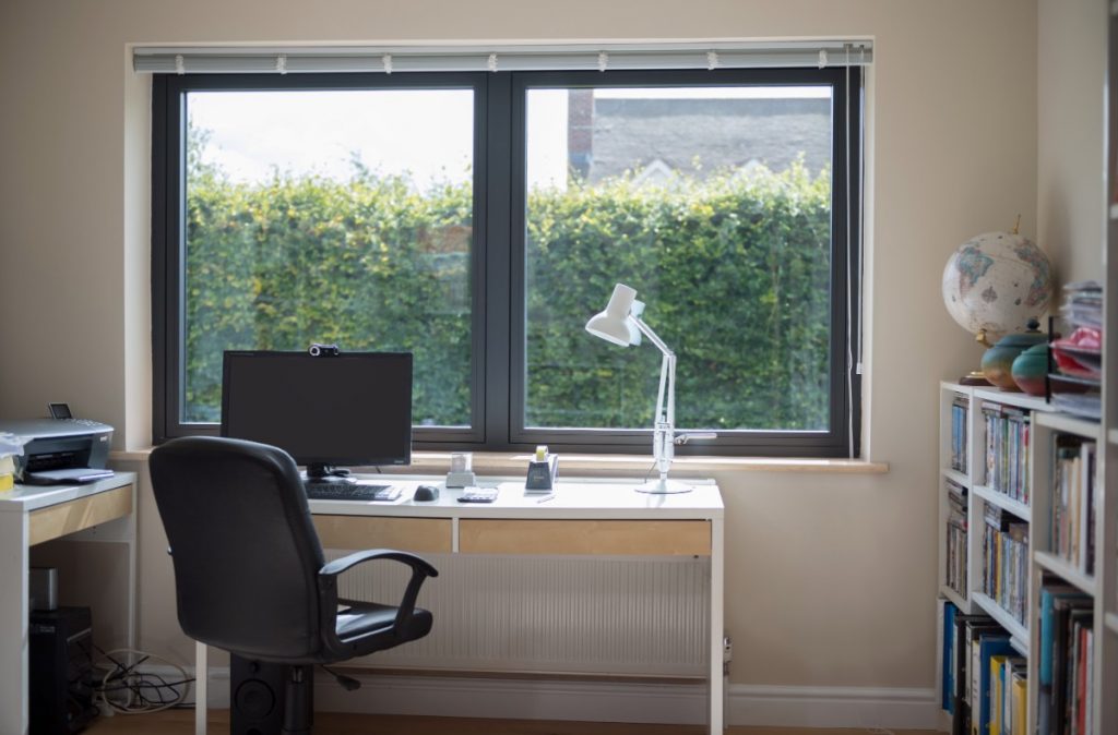 Grey R7 Window