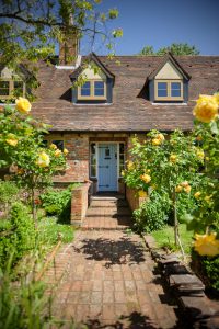 R9 Timber Style Windows Reading