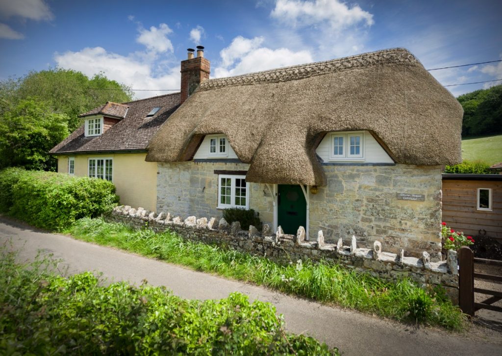 R9 Period Cottage Windows Reading