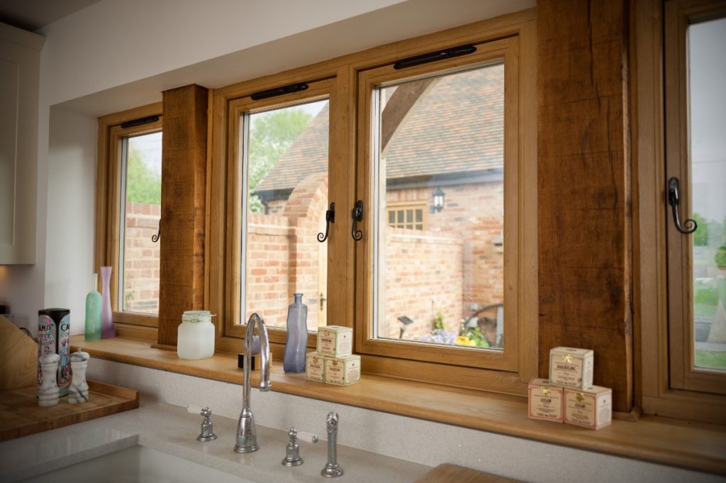 Wooden Style R9 Windows Reading