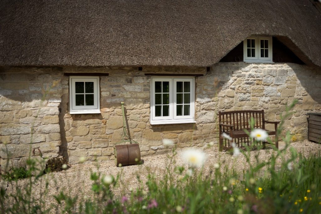 R9 Windows Cottage Reading